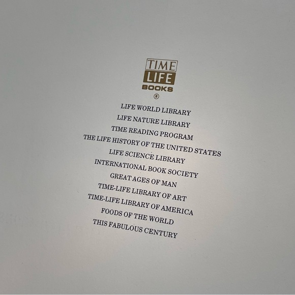 Coffee Table‎ Book - Picture 6 of 13